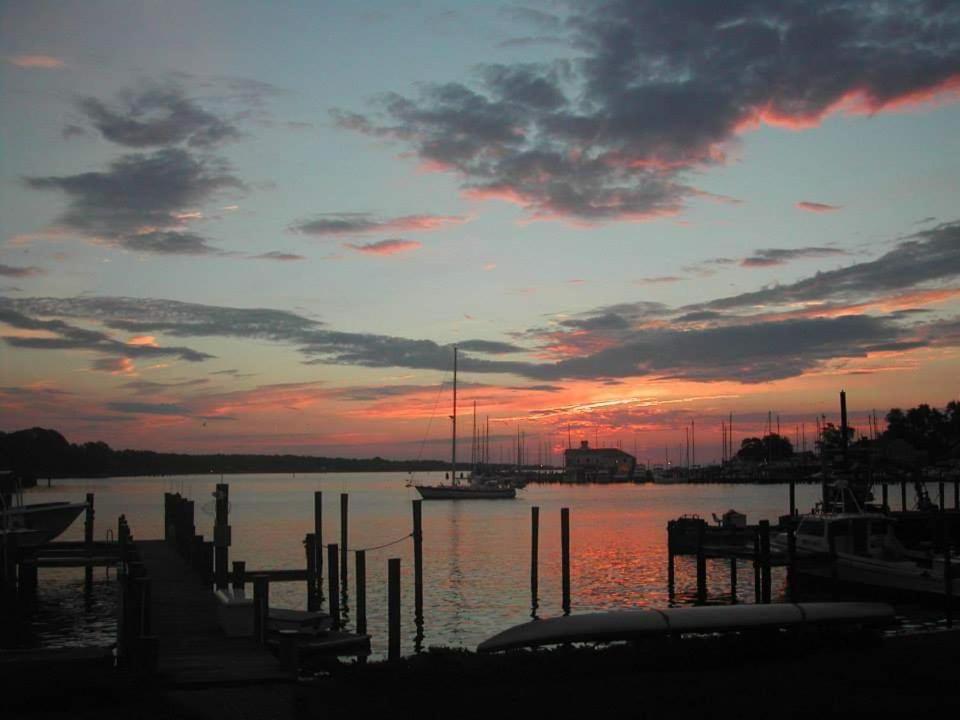 Blue Heron Inn - A Bed And Breakfast Llc Solomons Exteriör bild