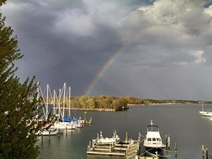 Blue Heron Inn - A Bed And Breakfast Llc Solomons Exteriör bild